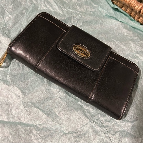 Fossil Black Leather Classic Wallet - Picture 1 of 8